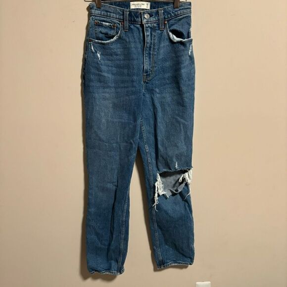 Abercrombie & Fitch Curve Love Ultra High Rise 90s Straight Jean- Size 2 (26R) - Picture 2 of 6